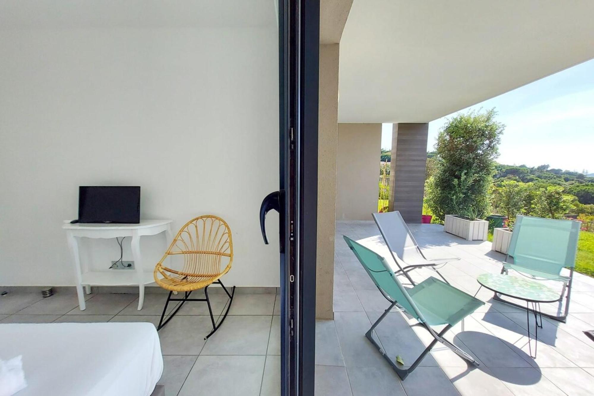 Kiara - Beach By Foot Terrace Isolella - By Tgb Pietrosella Exterior foto